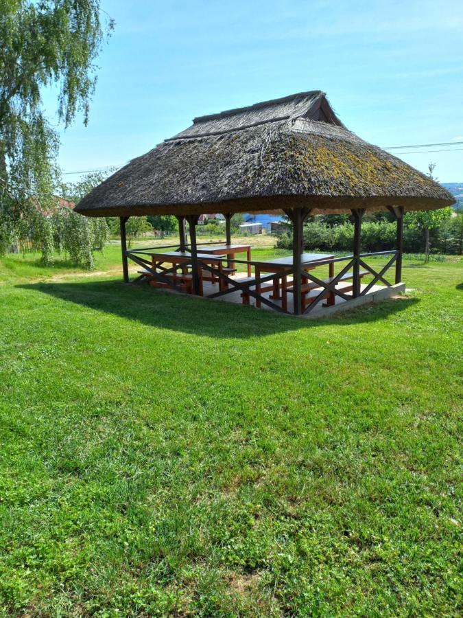 Helena Apartman Черсегтомай Экстерьер фото